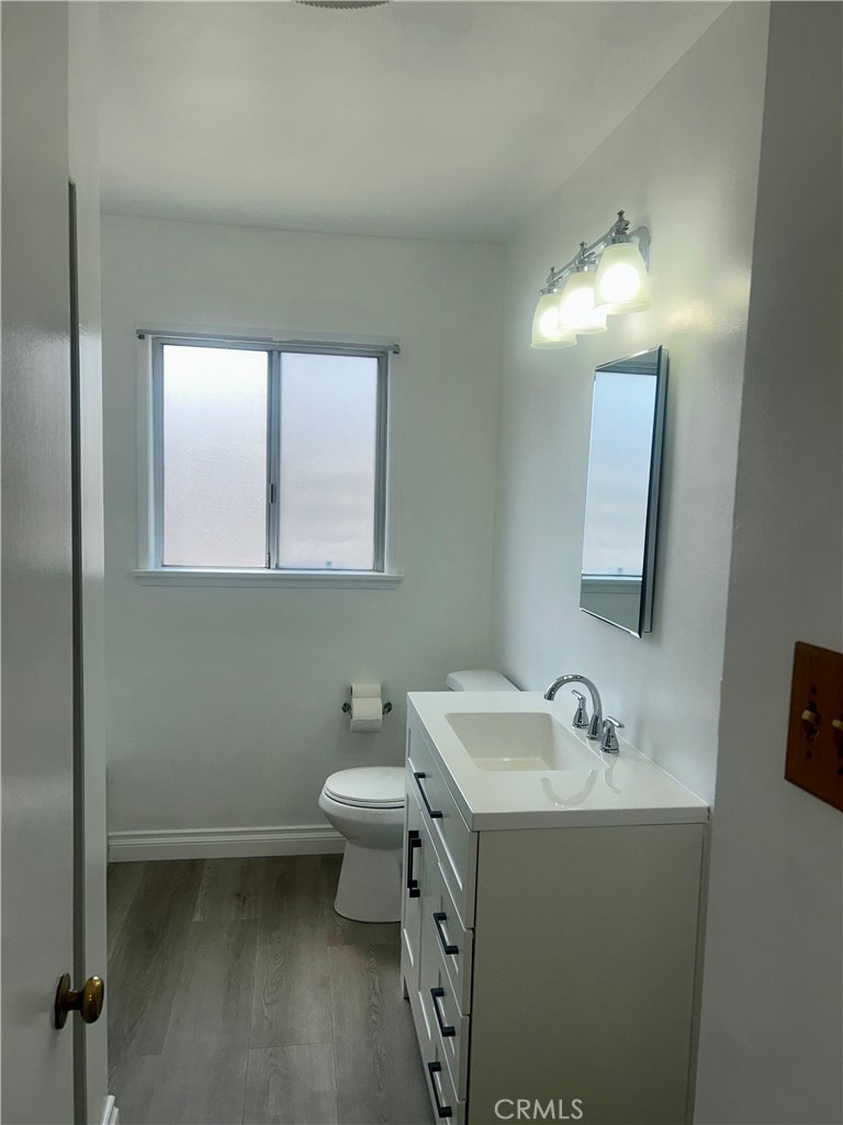 15712 Lambert Road Whittier, CA 90604 - Photo 4 of 18 Bathroom Tub & Shower
