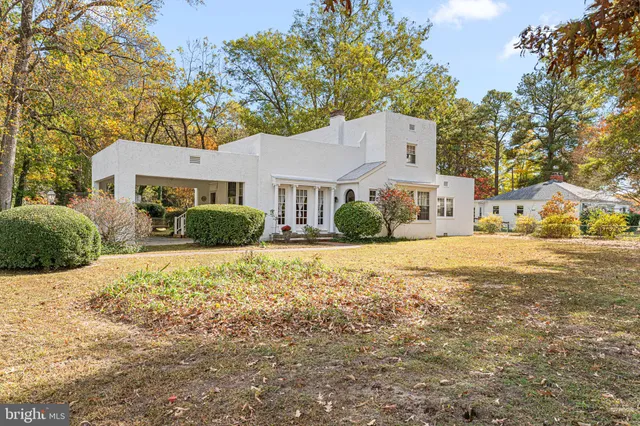 front view of house with a yard
