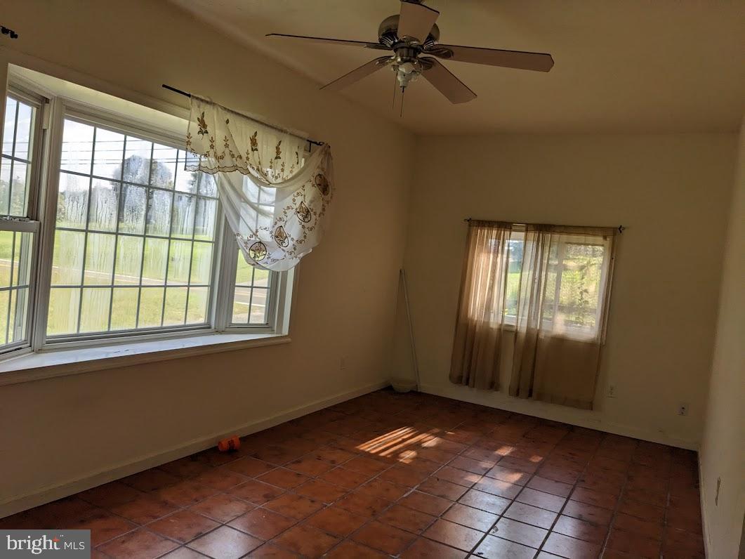 11160 Tippett Road Clinton, MD 20735 - Photo 5 of 10