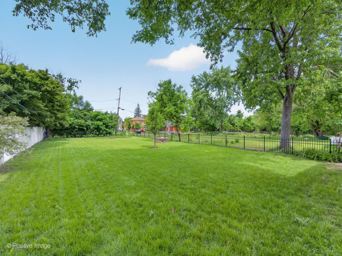 380 Selborne Road Riverside, IL 60546 - Photo 5 of 8