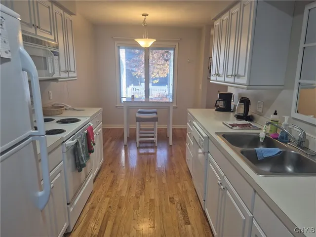 $2,450 | 331 Summerhaven Drive North, Manlius, NY 13057