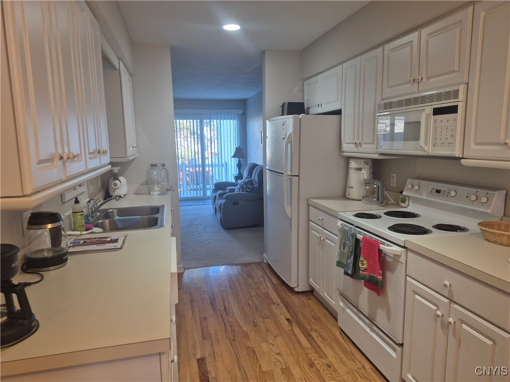 331 Summerhaven Drive North Manlius, NY 13057 - Photo 4 of 16