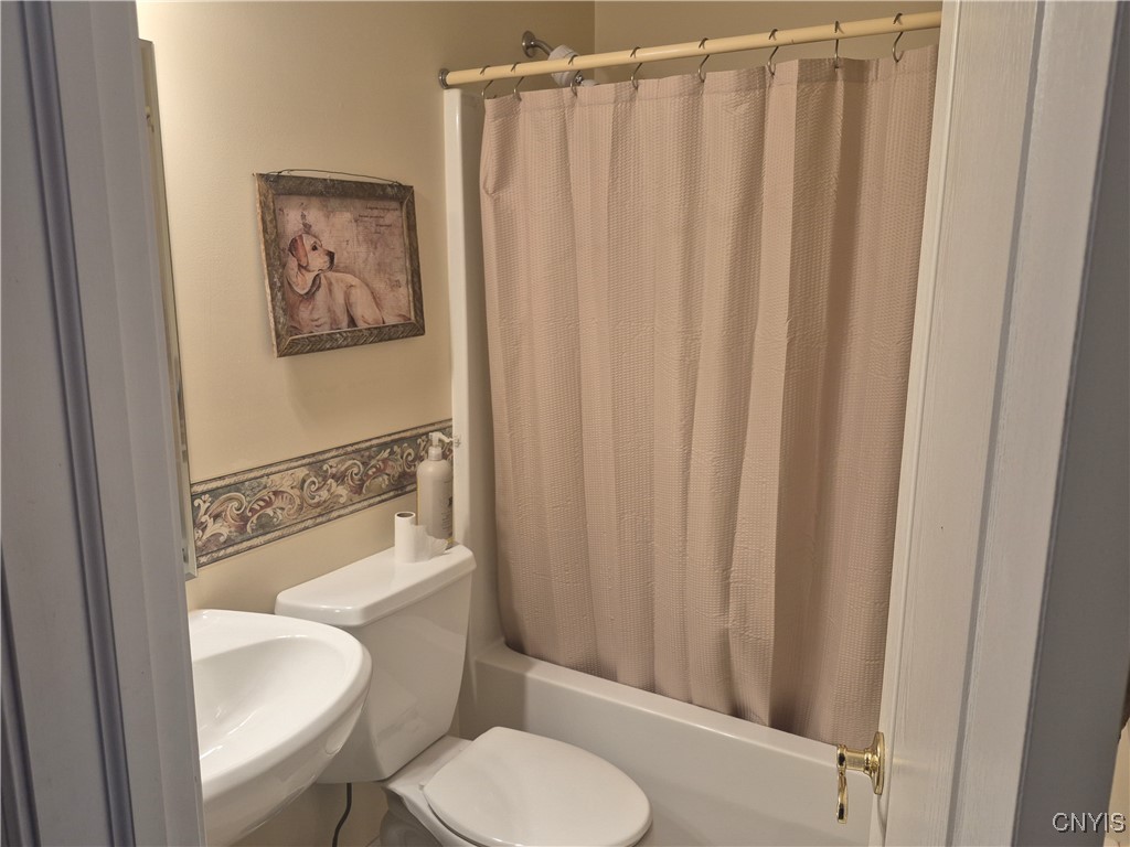 331 Summerhaven Drive North Manlius, NY 13057 - Photo 9 of 16