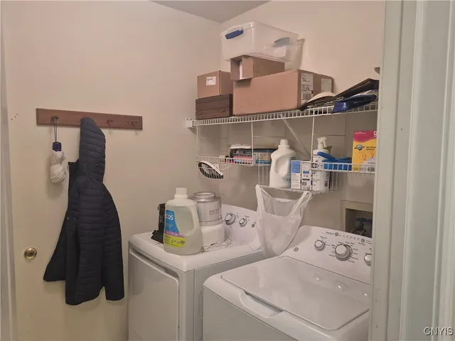 $2,450 | 331 Summerhaven Drive North, Manlius, NY 13057