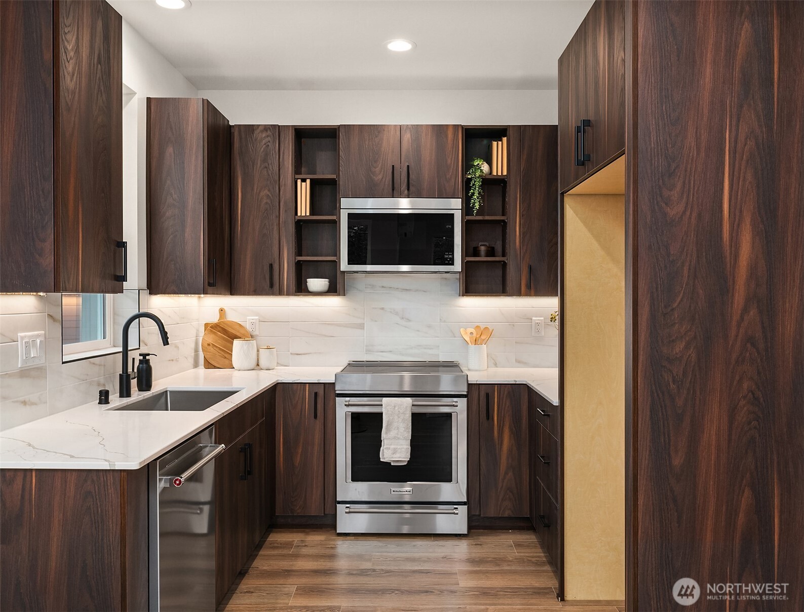 217 Northeast 75th Street Seattle, WA 98115 - Photo 15 of 24