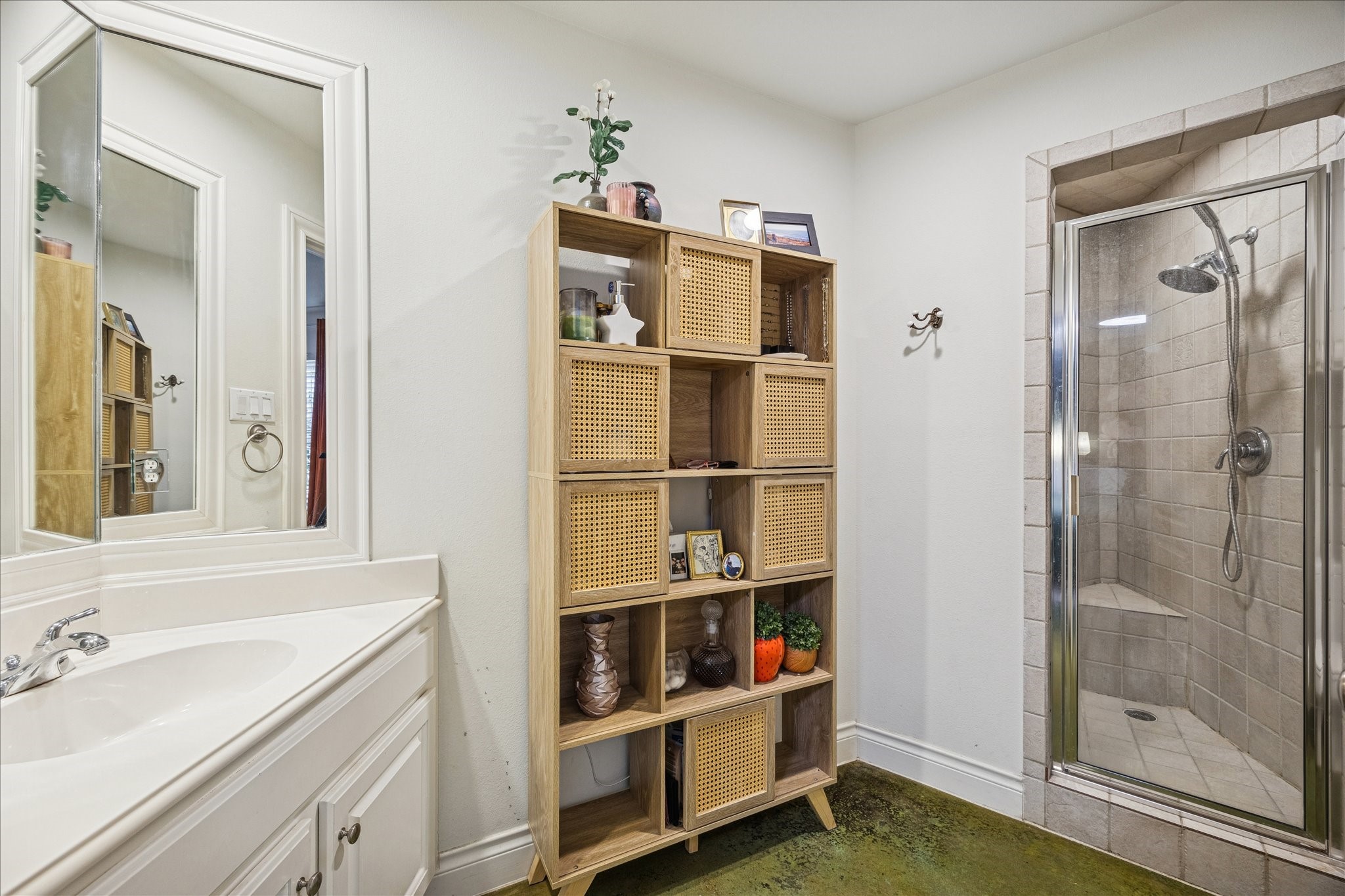 2207 Austin Street Houston, TX 77002 - Photo 13 of 34 And this is the ensuite bathroom to first floor bedroom. Nice walk-in shower with a bench.