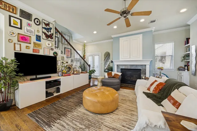 $389,000 | 2207 Austin Street, Houston, TX 77002