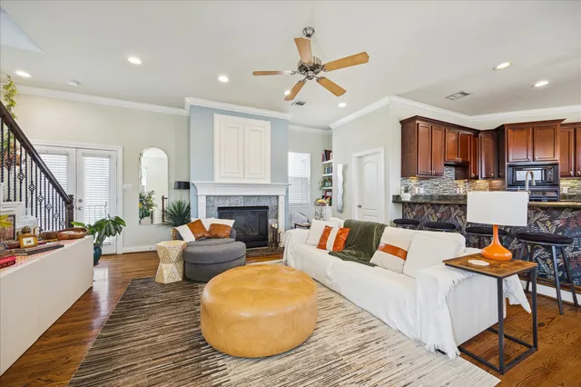 $389,000 | 2207 Austin Street, Houston, TX 77002