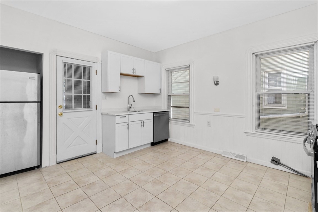 48 Wordsworth Street, Unit 1 Boston, MA 02128 - Photo 4 of 21