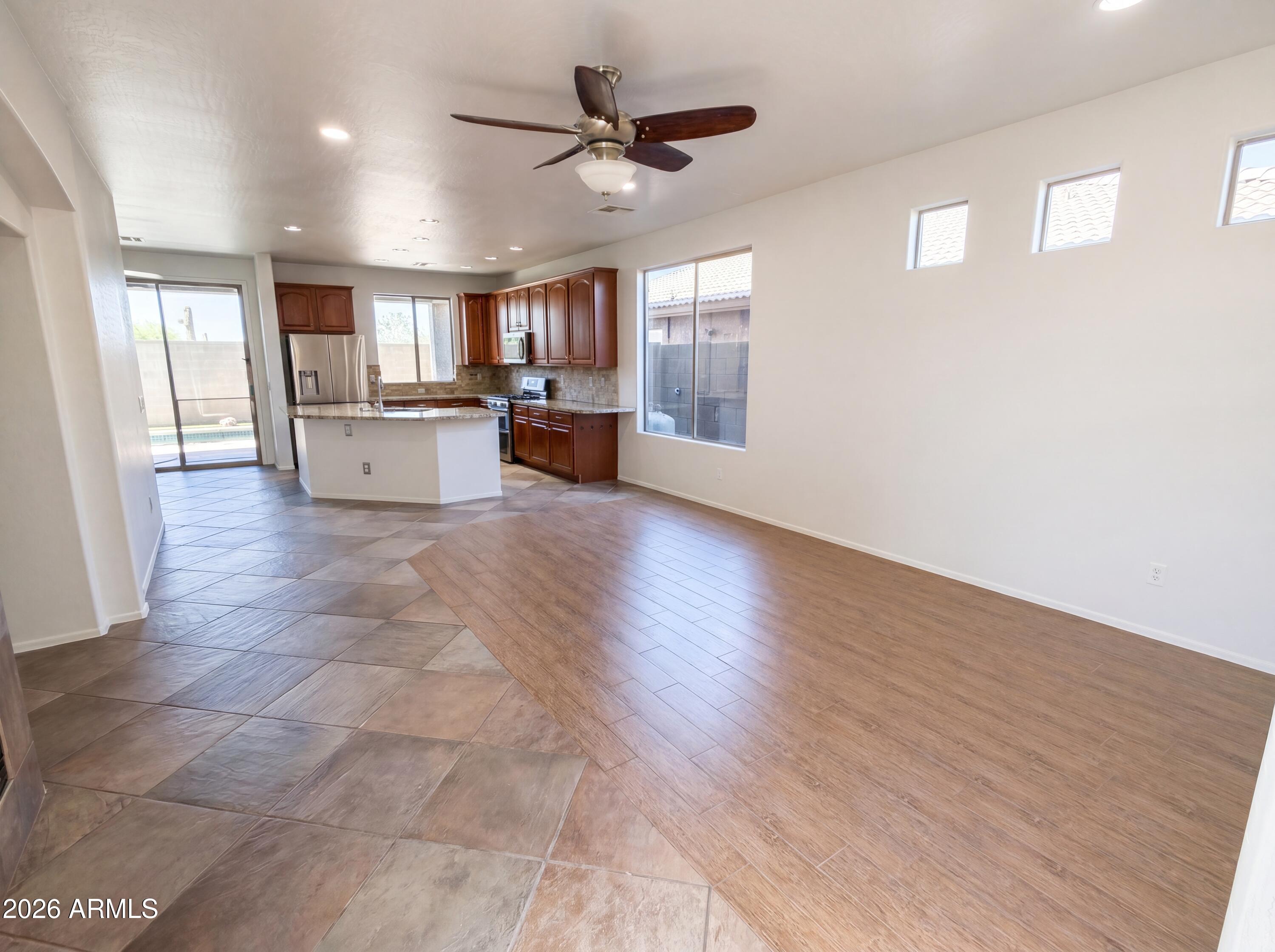 2513 West Florentine Road Phoenix, AZ 85086 - Photo 10 of 38