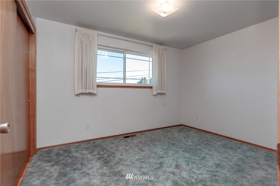 1409 South 27th Street Renton, WA 98055 - Photo 14 of 21