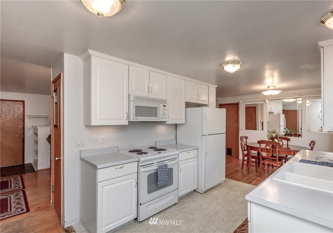 1409 South 27th Street Renton, WA 98055 - Photo 6 of 21