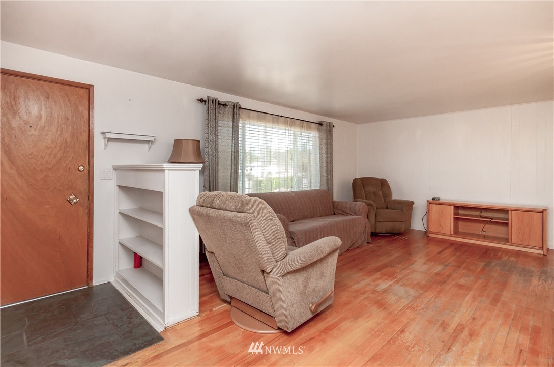 1409 South 27th Street Renton, WA 98055 - Photo 7 of 21