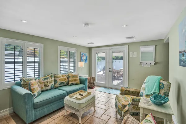$3,200 | 1433 Northeast 27th Street, Pompano Beach, FL 33064