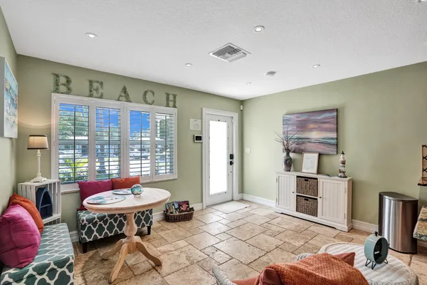 $3,200 | 1433 Northeast 27th Street, Pompano Beach, FL 33064