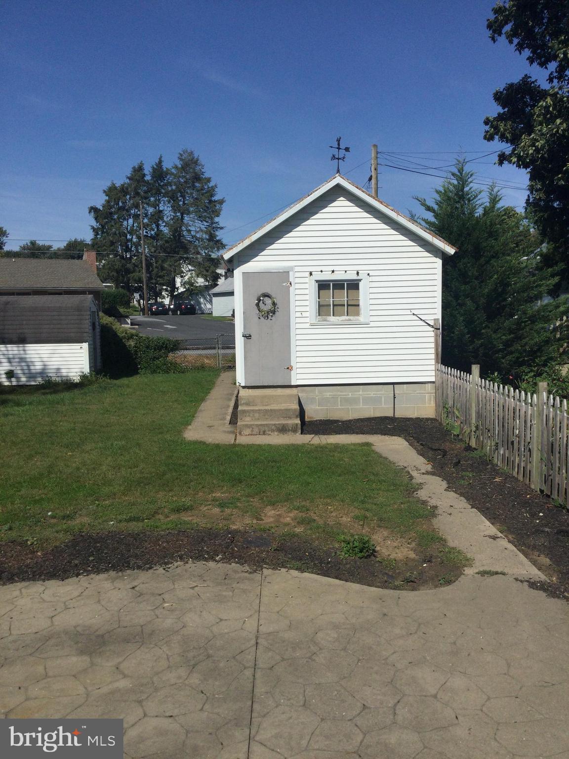 51 Front Street Lititz, PA 17543 - Photo 6 of 31
