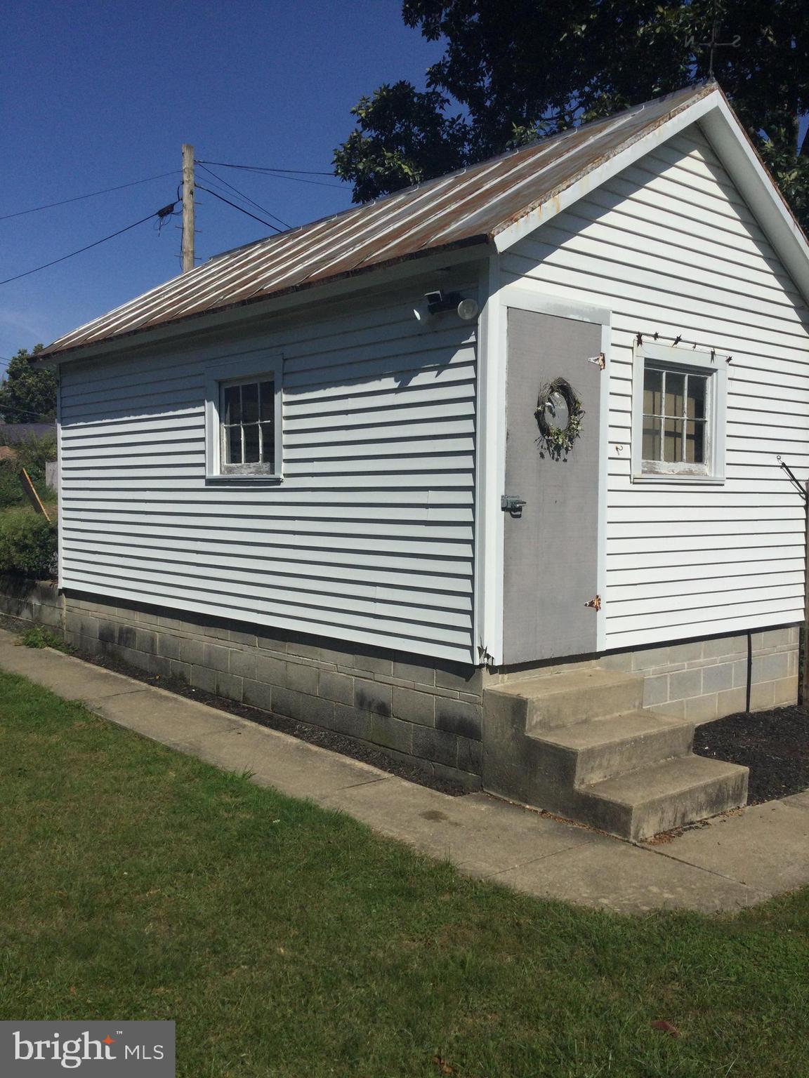 51 Front Street Lititz, PA 17543 - Photo 10 of 31