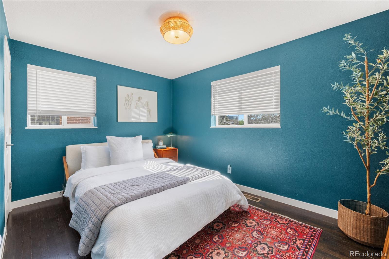 3011 Oneida Street Denver, CO 80207 - Photo 16 of 46