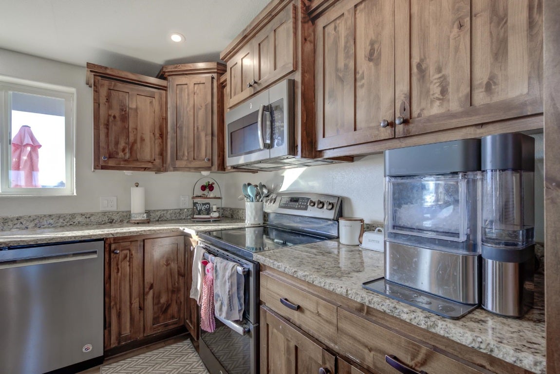 4224 Harry Cash Road Montague, CA 96064 - Photo 31 of 49 Gallery Image 31