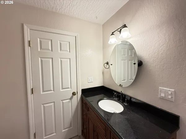 $310,000 | 104 Pioneer Place South, Lakeview, OR 97630