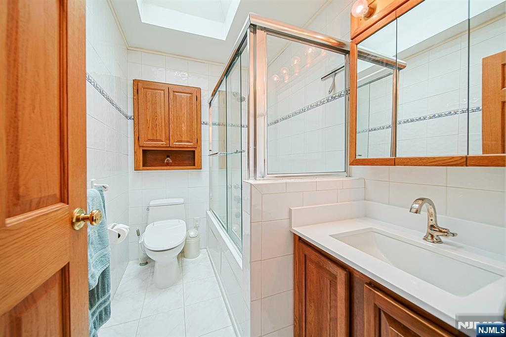 728 Lancaster Road Ridgefield, NJ 07657 - Photo 23 of 34 Gallery Image 23