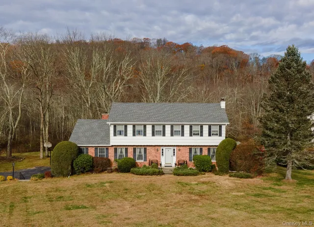 $950,000 | 2 Cheyenne Court, Katonah, NY 10536