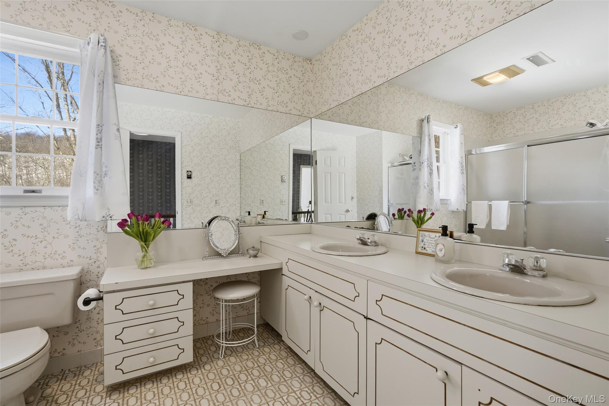 2 Cheyenne Court Katonah, NY 10536 - Photo 15 of 21 Hall bath with double sinks and vanity.