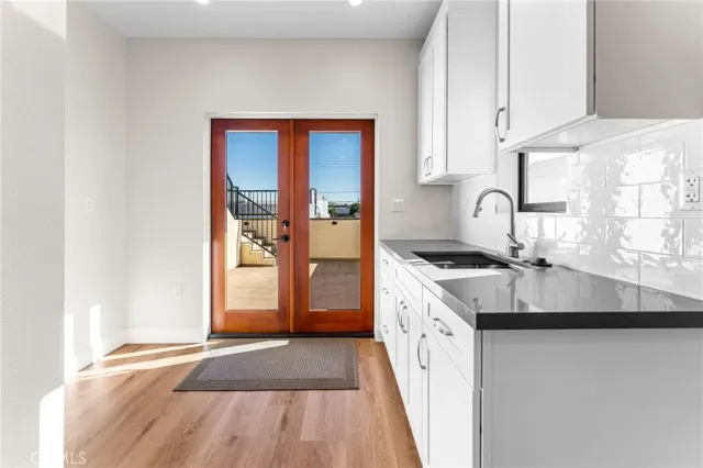 $4,395 | 2430 East 7th Street, Long Beach, CA 90814