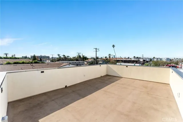 $4,395 | 2430 East 7th Street, Long Beach, CA 90814