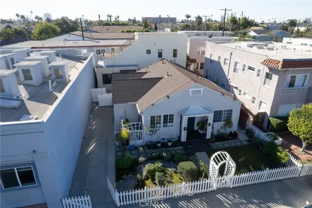 $4,395 | 2430 East 7th Street, Long Beach, CA 90814