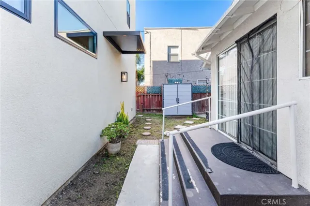 $4,395 | 2430 East 7th Street, Long Beach, CA 90814