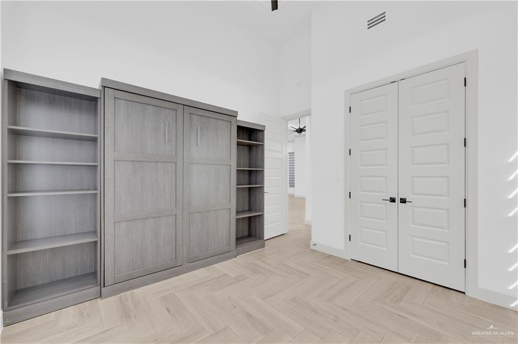 1515 Duke Street Mission, TX 78572 - Photo 14 of 33 a view of an empty room