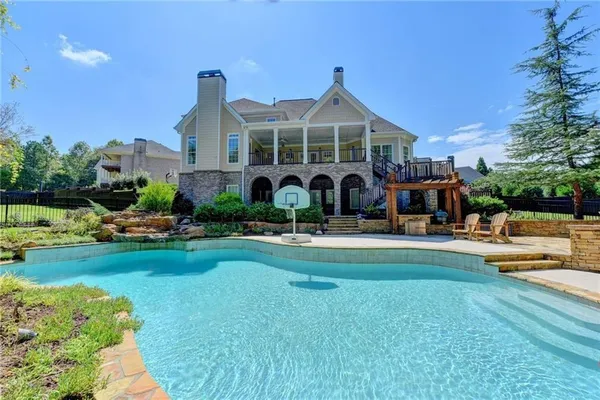 $850,000 | 1805 Silver Oak Drive Southeast, Bethlehem, GA 30620