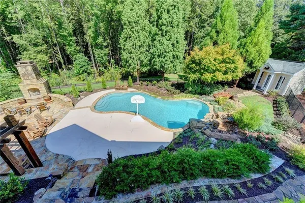 $850,000 | 1805 Silver Oak Drive Southeast, Bethlehem, GA 30620