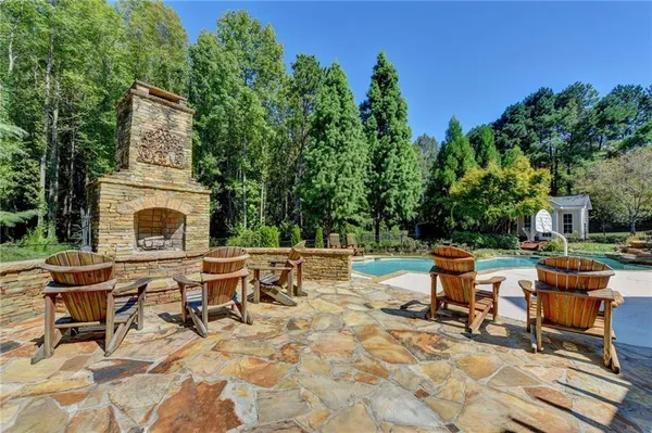 $850,000 | 1805 Silver Oak Drive Southeast, Bethlehem, GA 30620