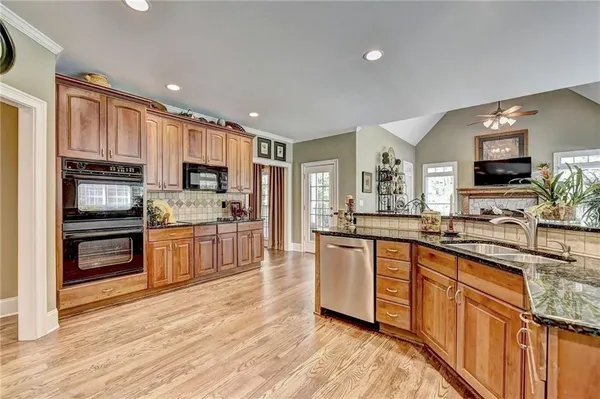 $850,000 | 1805 Silver Oak Drive Southeast, Bethlehem, GA 30620