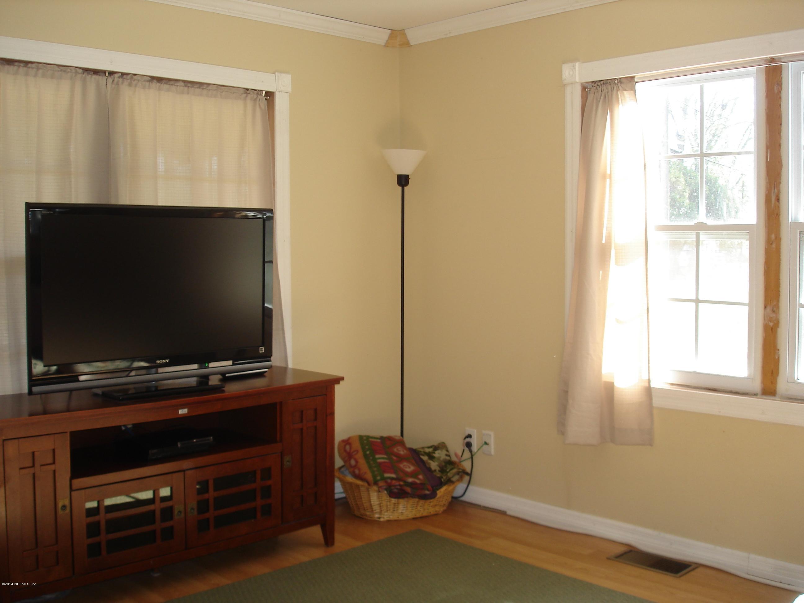 10772 Arnez Road Jacksonville, FL 32218 - Photo 5 of 15 Living Room