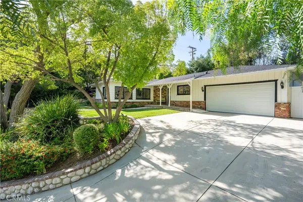 $1,000,000 | 23555 Neargate Drive, Newhall, CA 91321