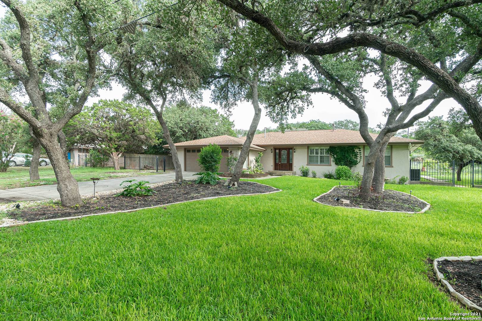10211 Rafter O Trail Helotes, TX 78023 - Photo 2 of 15 Gallery Image 2