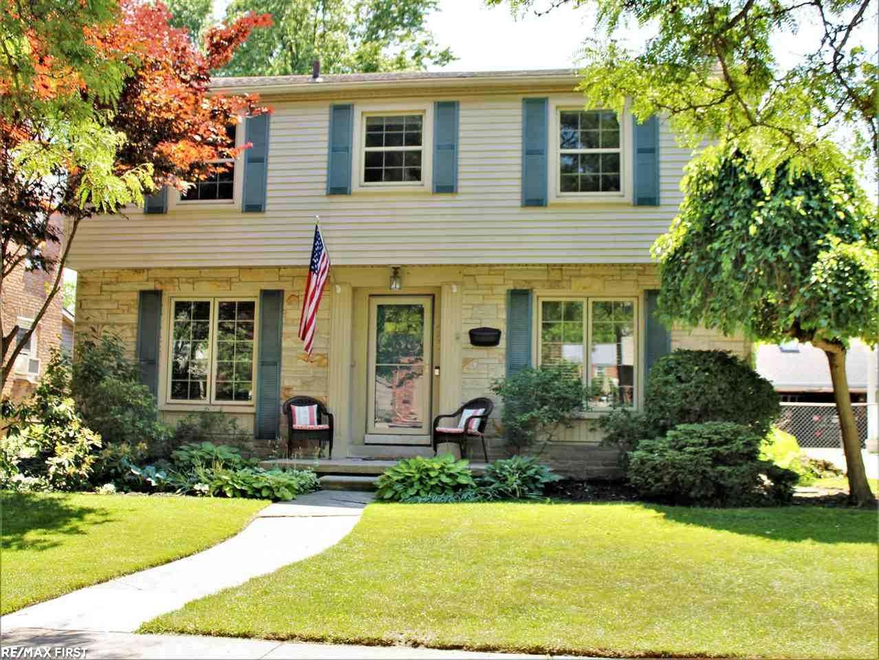 1661 Newcastle Road Grosse Pointe, MI 48236 - Photo 1 of 35 50045185.JPG