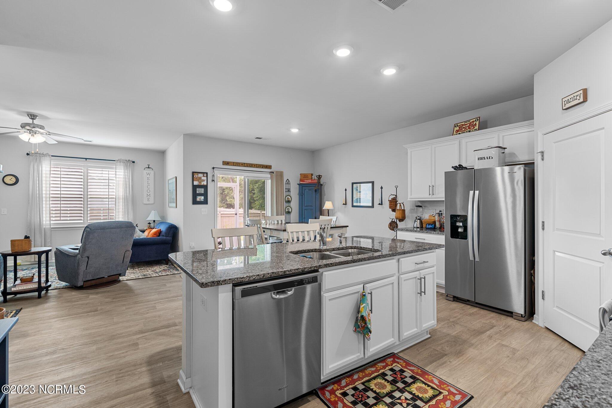206 Frida Road New Bern, NC 28560 - Photo 13 of 48 27-web-or-mls-2I3A0042