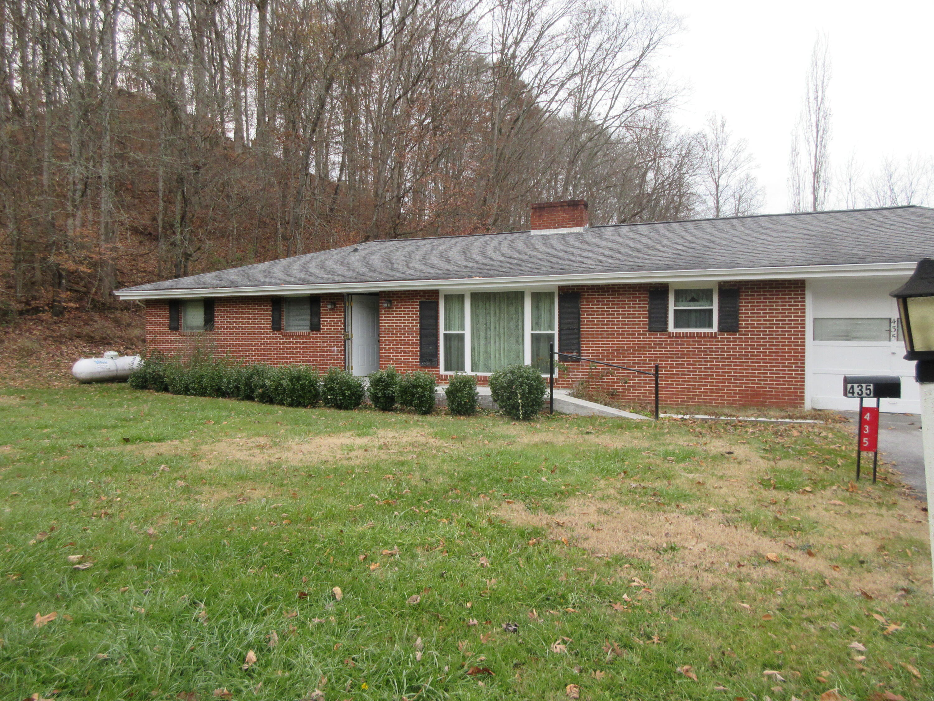 435 Horton Highway Fall Branch, TN 37656 - Photo 2 of 29 IMG_2937