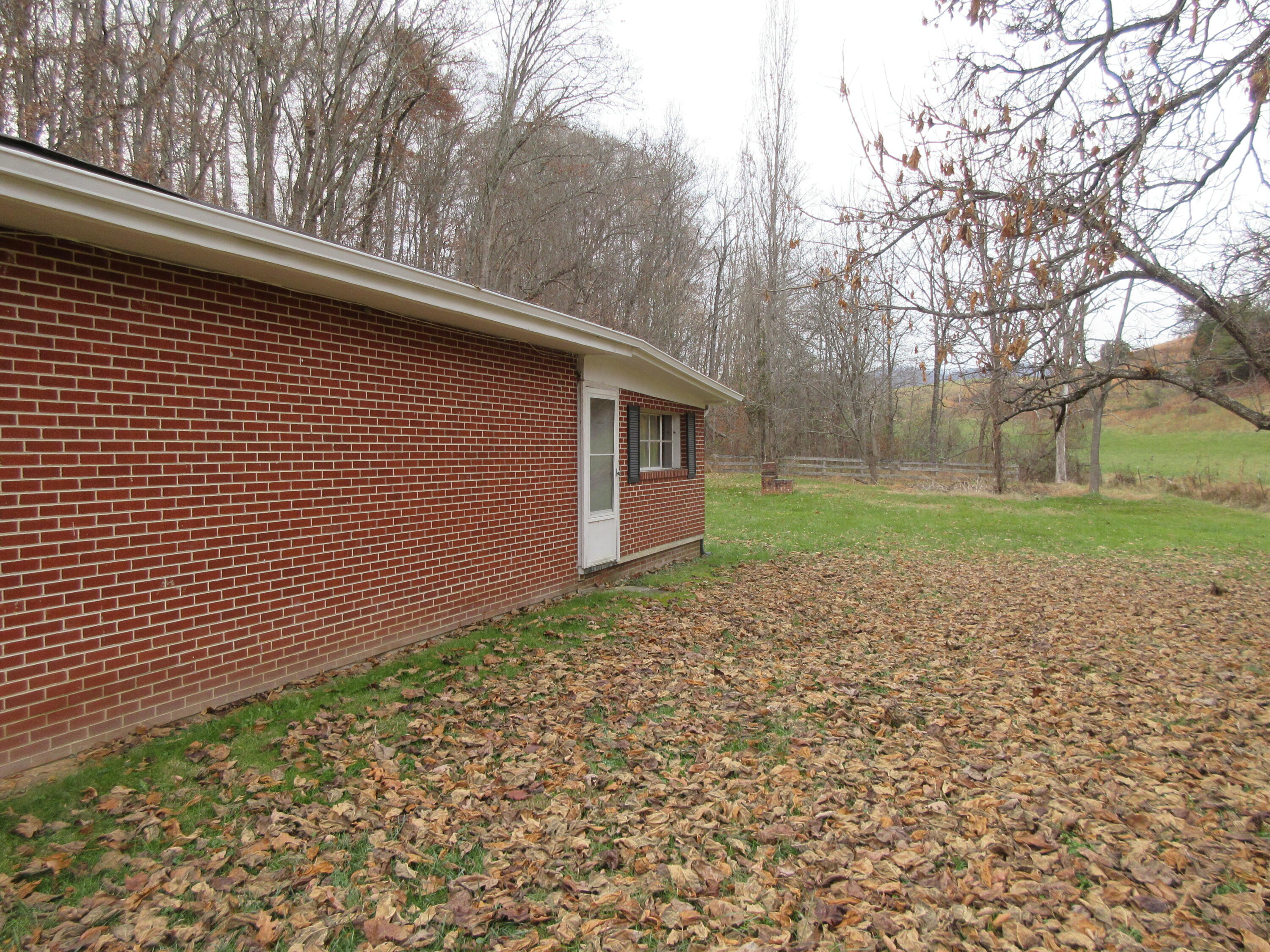 435 Horton Highway Fall Branch, TN 37656 - Photo 4 of 29 IMG_2940
