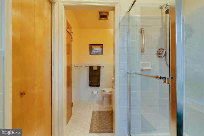 7322 Range Road Alexandria, VA 22306 - Photo 19 of 30 Bath (Master)