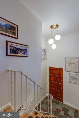 7322 Range Road Alexandria, VA 22306 - Photo 3 of 30 Interior (General)