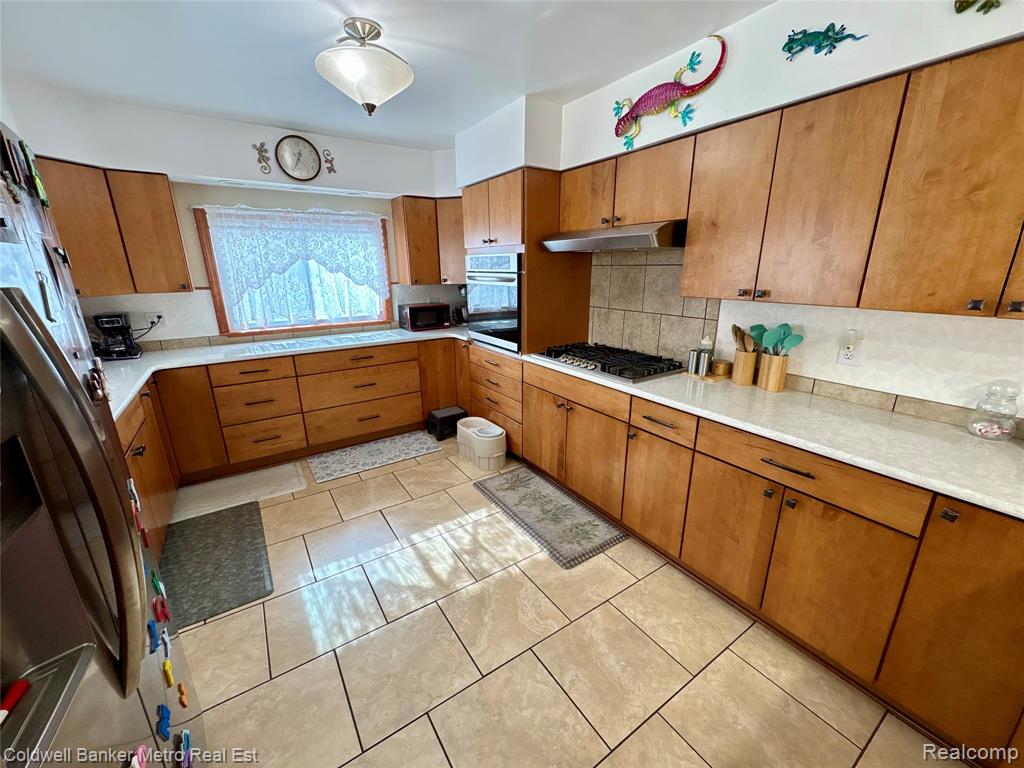 4092 Woodstock Road Waterford, MI 48328 - Photo 22 of 63