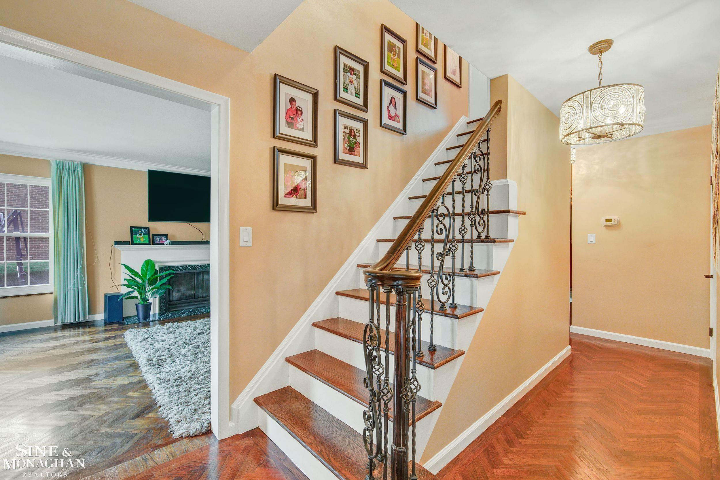 1886 Severn Road Grosse Pointe Woods, MI 48236 - Photo 13 of 38