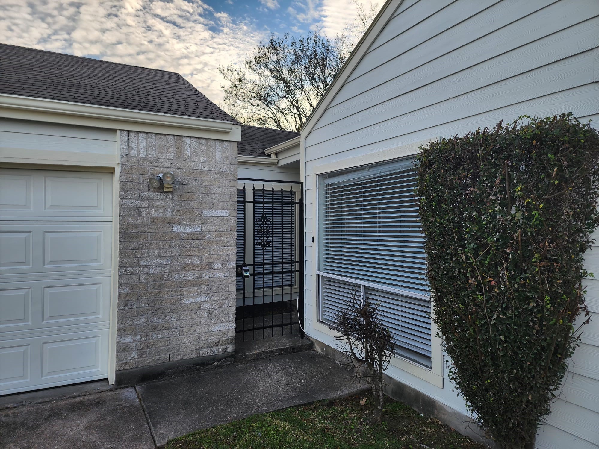 12534 Riva Ridge Lane Missouri City, TX 77071 - Photo 9 of 28 a view of front door of house