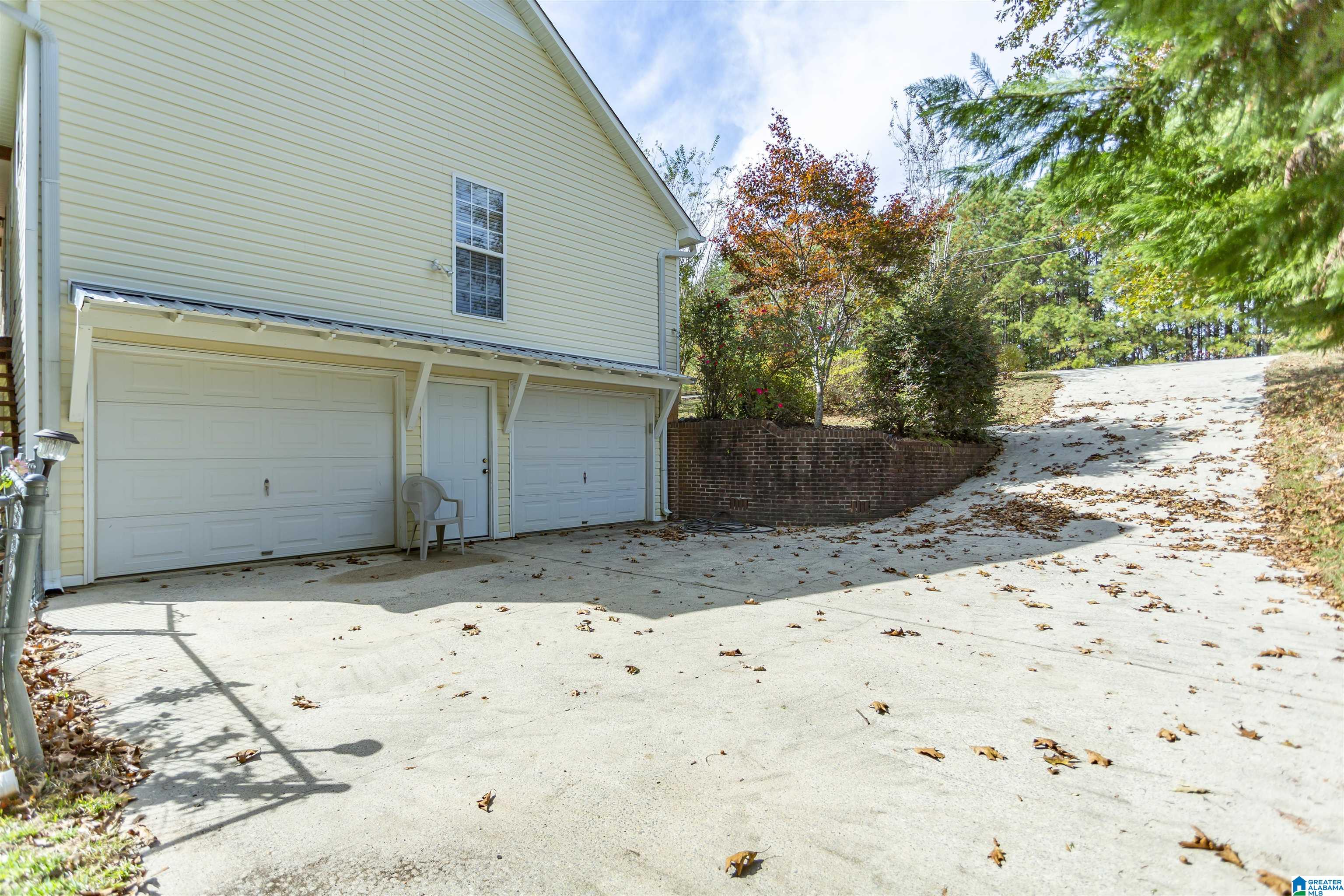 178 South Hillcrest Road Odenville, AL 35120 - Photo 9 of 57