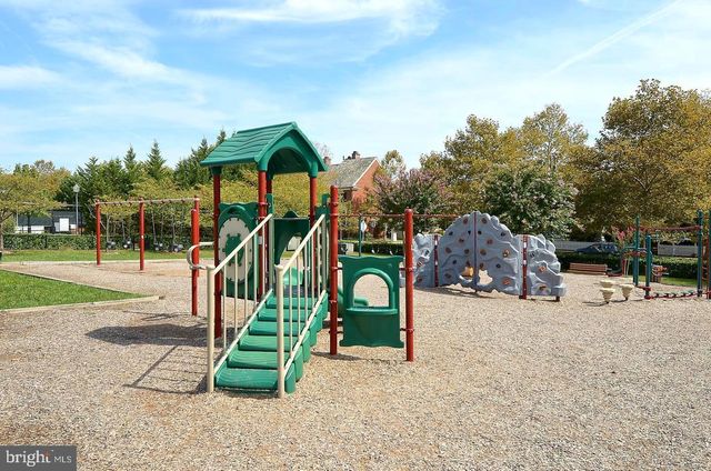 $490,000 | 130 Chevy Chase Street, Unit 405, Gaithersburg, MD 20878